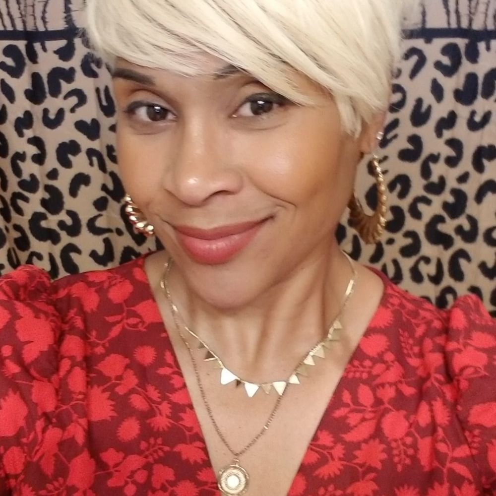 Meet your Posher, Yushica